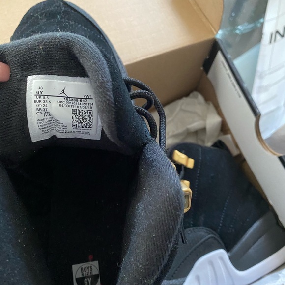Air Jordan 12 Retro (NWOT) Black/Black -White - Picture 5 of 9